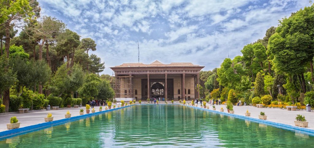 کاخ چهل ستون / کاخ در اصفهان